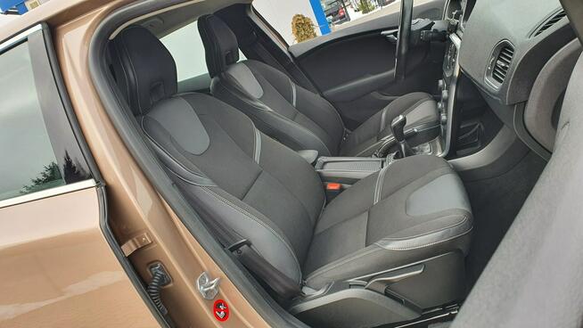 Volvo V40 2.0 D2 120KM # Momentum # NAVI # Półskóra # Piękny Kolor # Serwis ASO