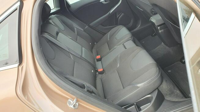 Volvo V40 2.0 D2 120KM # Momentum # NAVI # Półskóra # Piękny Kolor # Serwis ASO