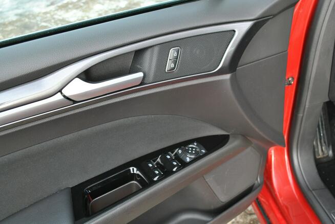 Liftback Titanium 2,0 EcoBlue 150KM A8 ASO Gwarancja Ford Używane