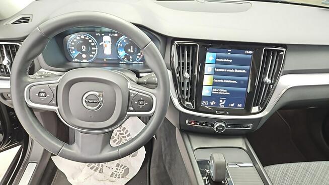 Volvo V60 2.0 B3 B Momentum Pro ! Z Polskiego Salonu ! Faktura VAT !