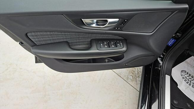 Volvo V60 2.0 B3 B Momentum Pro ! Z Polskiego Salonu ! Faktura VAT !