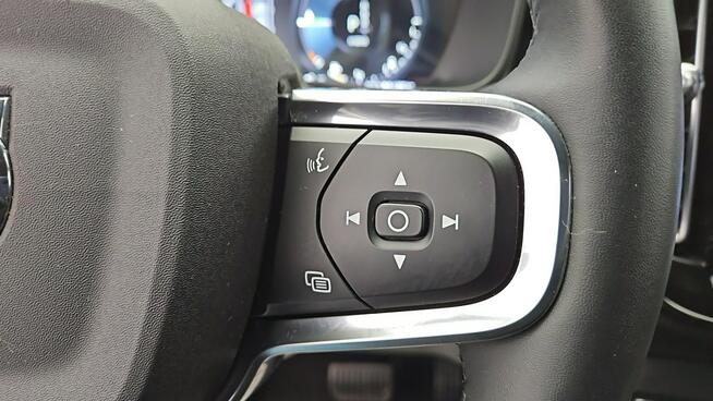 Volvo XC 40 T5 Plug-In Hybrid Plus Dark aut ! Z Polskiego Salonu ! Faktura Vat !