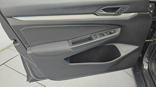 Volkswagen Golf VIII 2.0 TDI Life Variant ! Z Polskiego Salonu ! Faktura VAT !