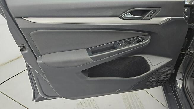 Volkswagen Golf VIII 2.0 TDI Life Variant ! Z Polskiego Salonu ! Faktura VAT !