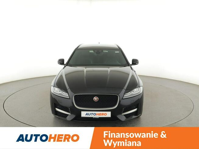 Jaguar XF 20d Automat R-Sport AWD Navi Tempomat GrzaneFotele Meridian Kamera LED