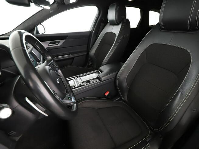 Jaguar XF 20d Automat R-Sport AWD Navi Tempomat GrzaneFotele Meridian Kamera LED