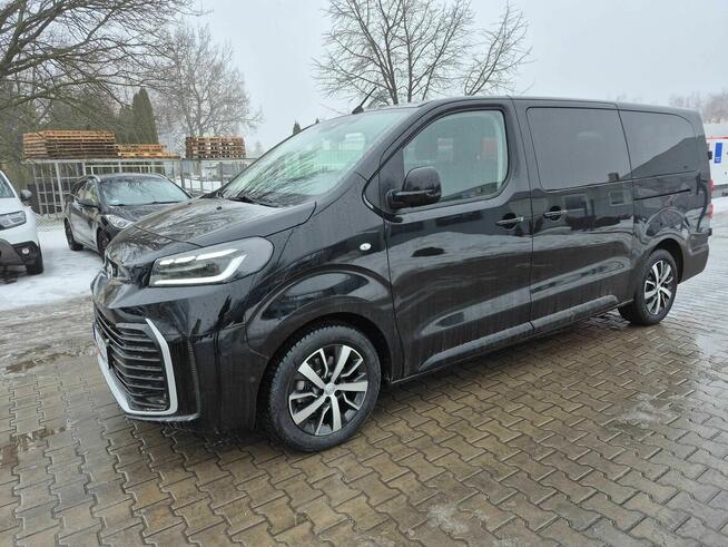 Wynajem Toyota Proace Verso 9 osób