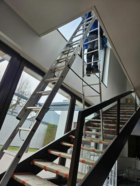 Mycie okien antresoli witryn sklepowych przeszkleń daszków