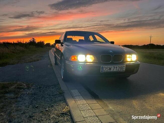 BMW 523 samochód osobowy 1998r
