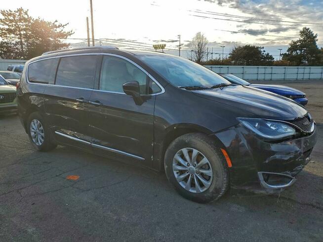 Chrysler pacifica Touring L 3.6 w drodze do pl