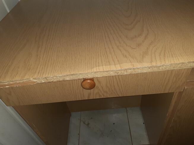 biurko, blat 90 x 50cm.