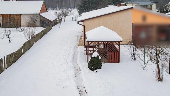 Przestronny dom typu kostka z garażem i tarasem