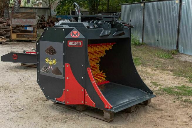 Osprzęt na ramię Niwelator terenu z wałem gładkim ! Równiarka