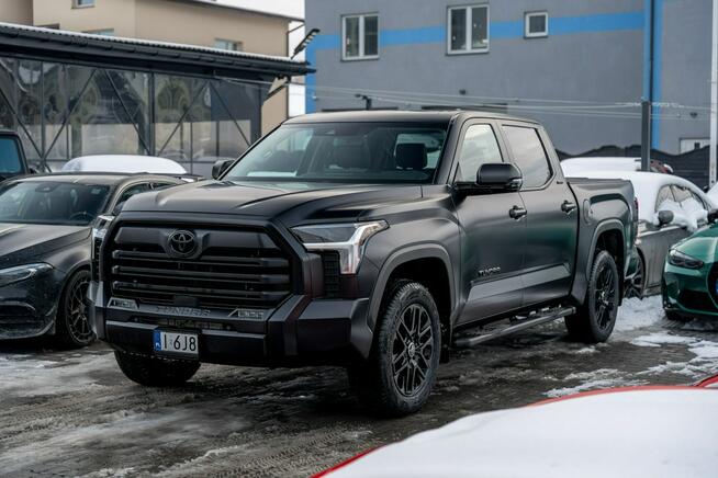 Toyota Tundra Metamorfoza – Z salonowego połysku w matową bestię