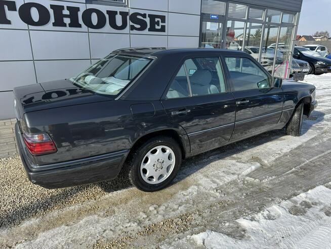 Mercedes E 200