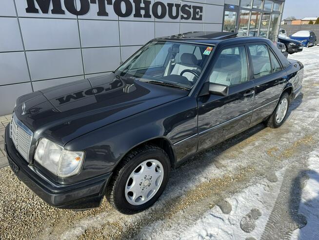 Mercedes E 200