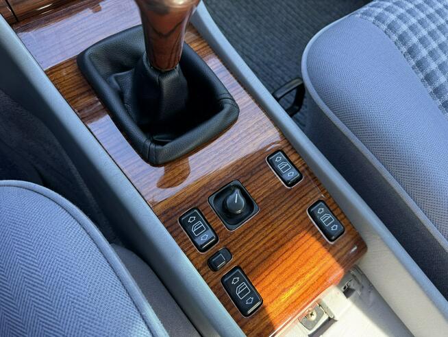 Mercedes E 200