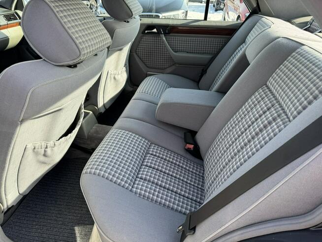Mercedes E 200