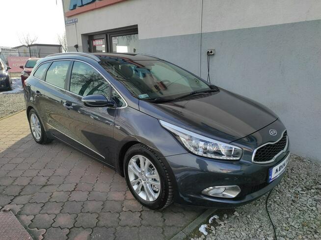 Kia Cee'd klimatronik, tempomat, 6-biegów, podg. kierownica, alu, zarejestrowan