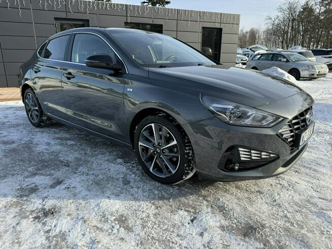 Hyundai i30 Fastback 1.5 T-GDi 7DCT 48V 160KM Smart Salon PL Serwis FV23%