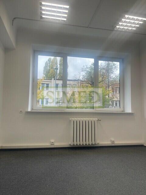 Dostep24h,recepcja,ochrona,poczekalnia,wys 3m .