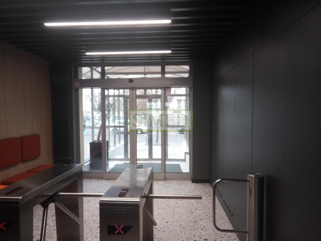 Pofabryczny klimat, recepcja, parking , dostęp24h