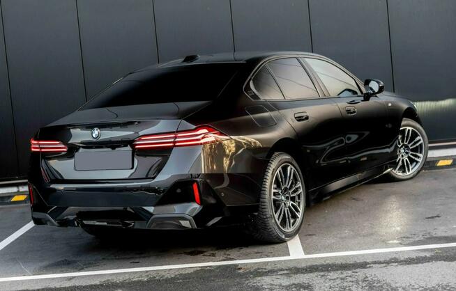 520i rabat 81 098 zł , Pakiet sportowy M pro