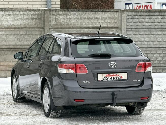 Toyota Avensis 1,6VVTi 132KM SOL/Pod.Fotele/Hak/Serwisowany