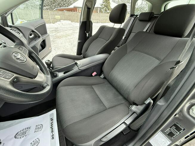 Toyota Avensis 1,6VVTi 132KM SOL/Pod.Fotele/Hak/Serwisowany