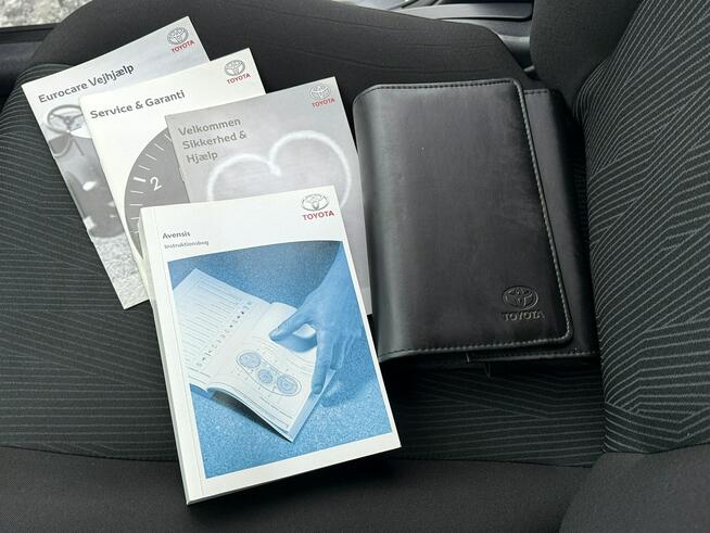 Toyota Avensis 1,6VVTi 132KM SOL/Pod.Fotele/Hak/Serwisowany