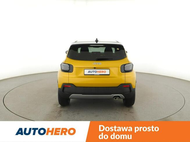 Jeep Avenger virtual cocpit full LED klima auto grzane fotele kamera i czujniki pak