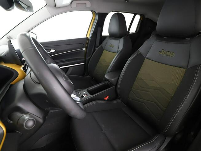 Jeep Avenger virtual cocpit full LED klima auto grzane fotele kamera i czujniki pak