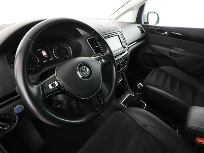 Volkswagen Sharan Highline alcantara 150KM navi grzane fotele climatronic hak tempomat