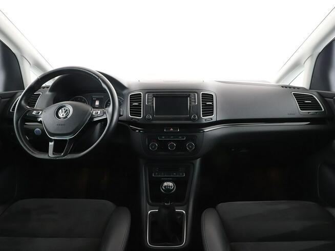 Volkswagen Sharan Highline alcantara 150KM navi grzane fotele climatronic hak tempomat