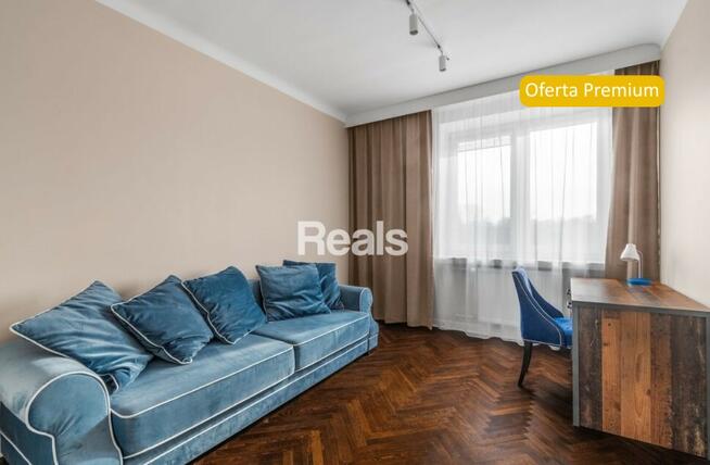 Z garderobą i piwnicą