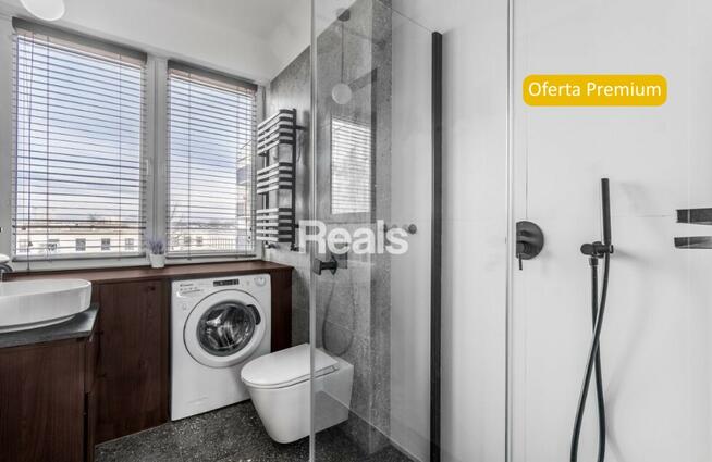 Z garderobą i piwnicą