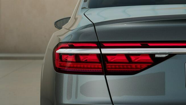 Audi A8 Lang_OśSkrętna_Masaże_Wentylacja_HeadUp_Panorama_B&O_Webasto_Dociągi_