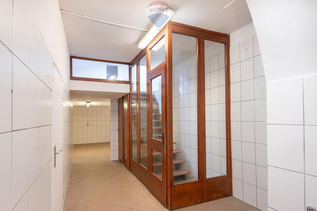 Lokal na sprzedaż Kraków witryna parter