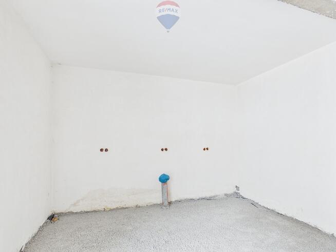 Działka z rozpoczętą budową w Dzianiszu Górnym