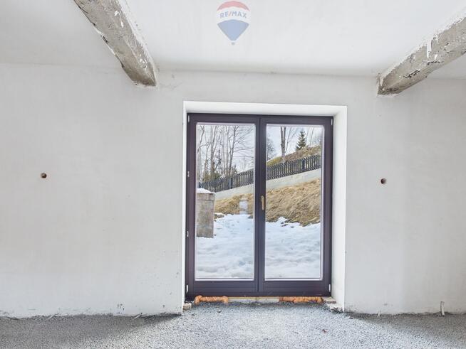 Działka z rozpoczętą budową w Dzianiszu Górnym