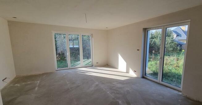 Dom Kazimierów gm. Halinów, Truskawkowa