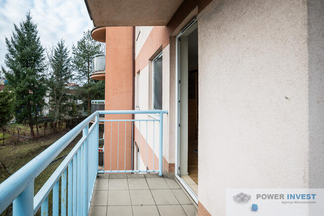 Jasna kawalerka z balkonem blisko komunikacji