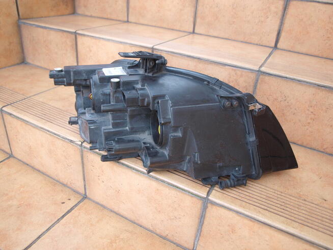 Audi A4 B8 lampa lewa przód (zwykła) 2007 - 2011r (europa)
