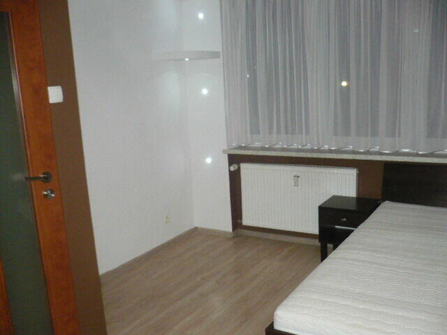 Wynajmę 2-niezalezne pokoje, 1 piętro, balkon ! Sikornik,