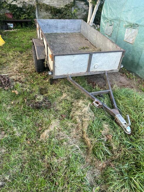 PRZYCZEPKA LEKKA ROK PROD. 1985