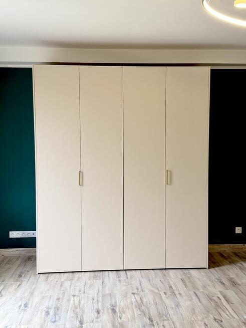 Montaż mebli z paczek. Składanie mebli IKEA i innych