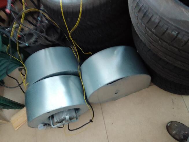 Dmuchawa z silnikiem elektryczny, jak na zdjęciach, prawie n