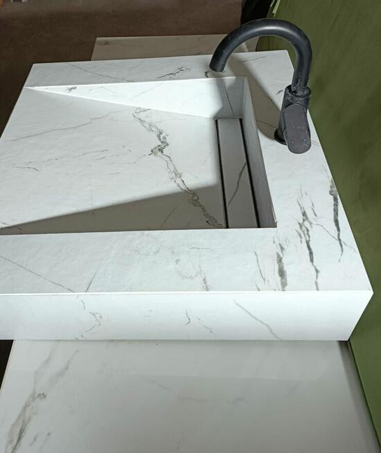 Umywalki nablatowe z płytek ceramicznych, donice, stoły