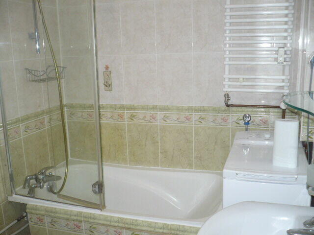 Wynajmę 2-niezalezne pokoje, 1 piętro, balkon ! Sikornik,