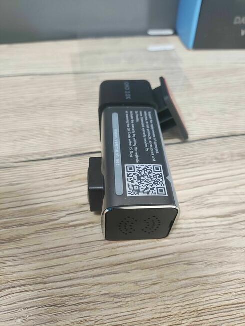 WIDEOREJESTRATOR Kamera Samochodowa V100 QHD 32GB WiFi